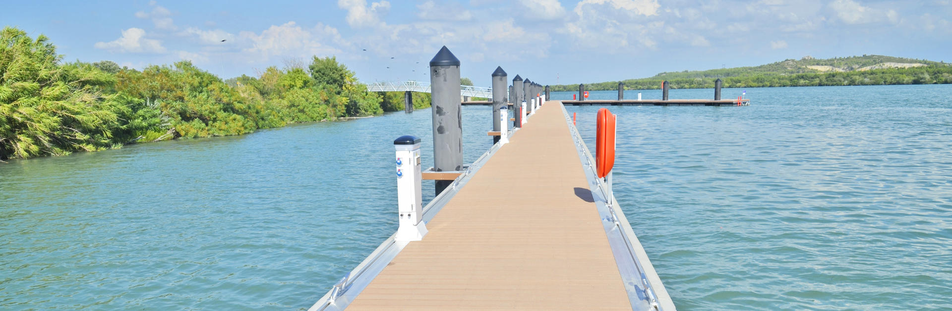 Relais Fluvial Les Estères in Aramon